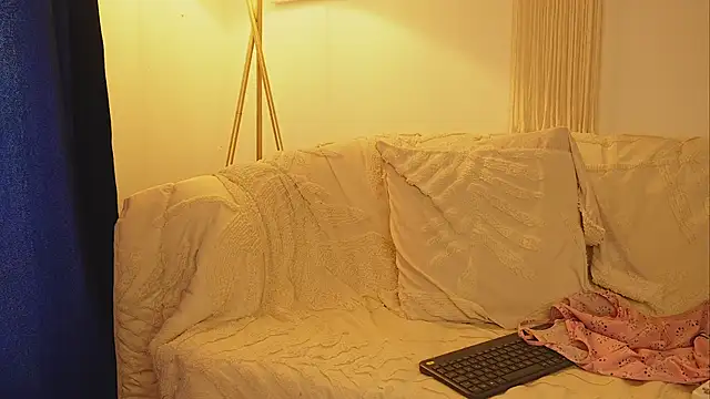 bunnycuteshy online show from November 2025 12:49:01 PM