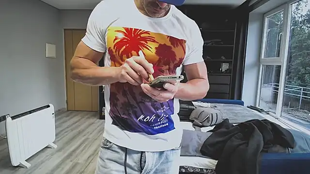 Snapshot of samricci21 chatting on December 2025 04:23:01 PM samricci21 online show from December 2025 04:23:01 PM