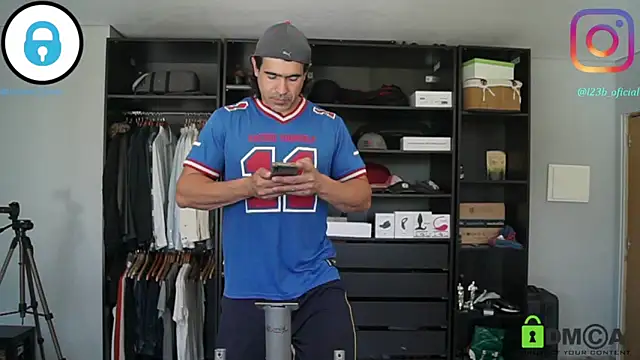 samricci21 online show from March 2026 10:27:02 AM