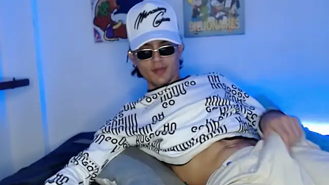 andersonZ998 online show from February 2025 01:03:02 AM