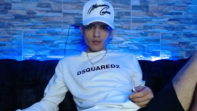 andersonZ998 online show from March 2025 04:47:02 AM