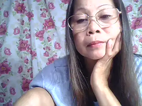 Snapshot of urwife_tobe chatting on January 2025 06:03:02 AM urwife tobe online show from January 2025 06:03:02 AM