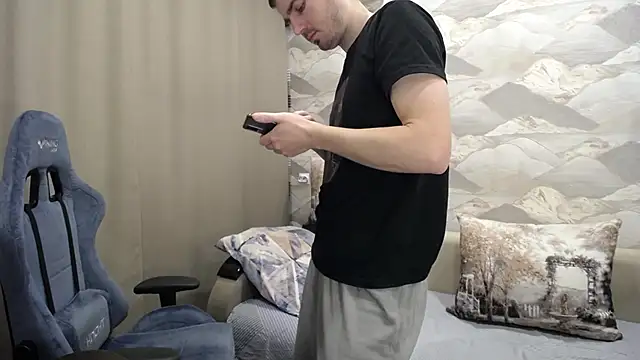 Snapshot of SerzhKorol1 chatting on November 2025 04:55:02 AM SerzhKorol1 online show from November 2025 04:55:02 AM