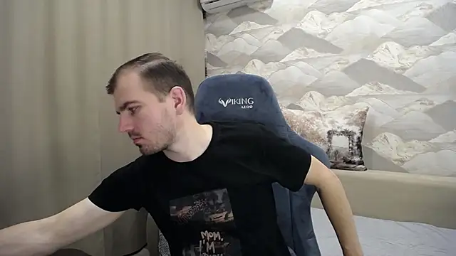 Snapshot of SerzhKorol1 chatting on November 2025 04:32:02 AM SerzhKorol1 online show from November 2025 04:32:02 AM