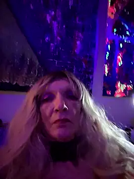 Vonniecd online show from March 2026 11:18:01 PM