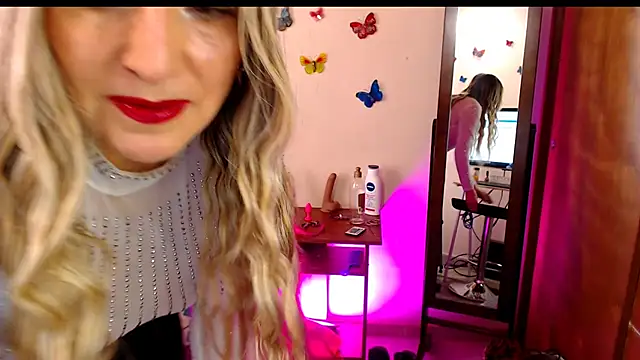 Jolie-Mature online show from February 2026 07:23:02 PM