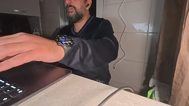 Snapshot of TigerOne19 chatting on November 2025 10:30:02 PM TigerOne19 online show from November 2025 10:30:02 PM