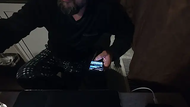 Snapshot of TigerOne19 chatting on November 2025 08:45:01 PM TigerOne19 online show from November 2025 08:45:01 PM