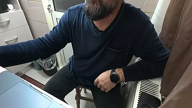 Snapshot of TigerOne19 chatting on December 2025 07:53:02 PM TigerOne19 online show from December 2025 07:53:02 PM