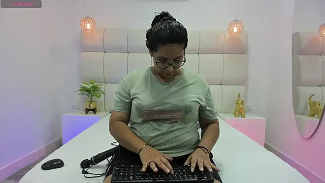 DanielleEvans  online show from November 2025 11:27:01 AM