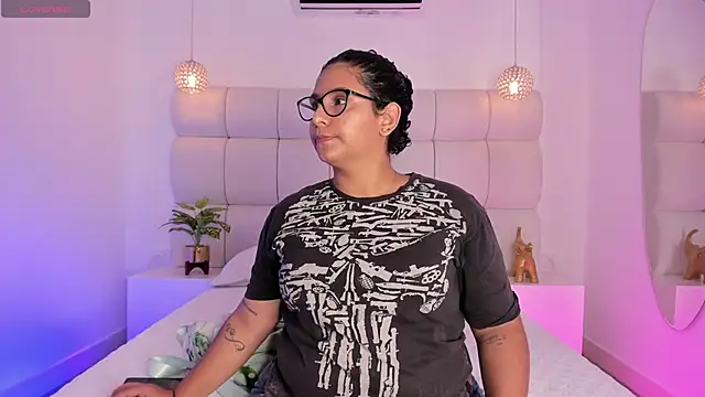 DanielleEvans  online show from November 2025 11:25:02 AM