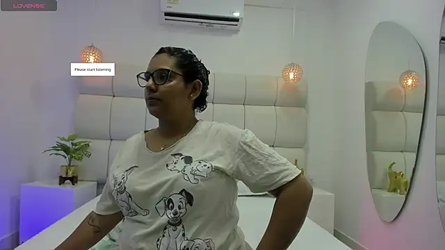 DanielleEvans  online show from November 2025 11:10:02 AM