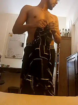 Snapshot of _IRRESISTIBLE_ chatting on December 2024 06:43:02 AM IRRESISTIBLE online show from December 2024 06:43:02 AM