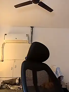 Snapshot of _IRRESISTIBLE_ chatting on January 2025 02:15:02 PM IRRESISTIBLE online show from January 2025 02:15:02 PM