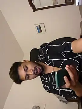 Snapshot of _IRRESISTIBLE_ chatting on March 2025 12:00:01 PM IRRESISTIBLE online show from March 2025 12:00:01 PM