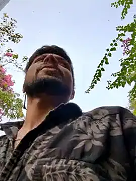 Snapshot of _IRRESISTIBLE_ chatting on November 2025 07:52:01 AM IRRESISTIBLE online show from November 2025 07:52:01 AM