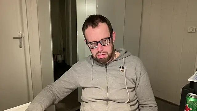 Snapshot of FABIOGLASSES chatting on December 2024 11:51:01 PM FABIOGLASSES online show from December 2024 11:51:01 PM