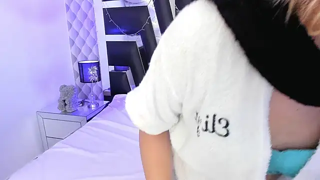 Snapshot of katya_kozlov chatting on March 2025 10:03:01 AM katya kozlov online show from March 2025 10:03:01 AM