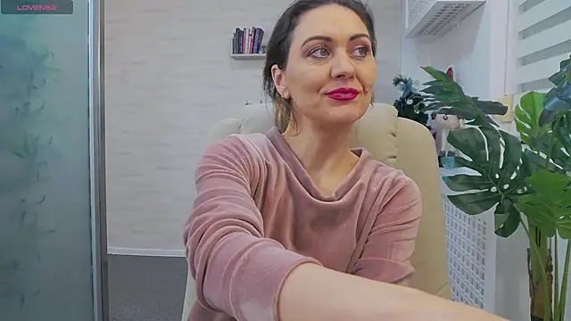EllaMilf  online show from December 2024 02:57:02 PM