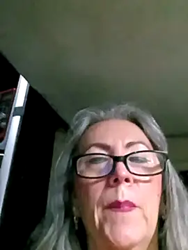 Snapshot of EvaRobinson chatting on December 2024 02:08:01 AM EvaRobinson online show from December 2024 02:08:01 AM