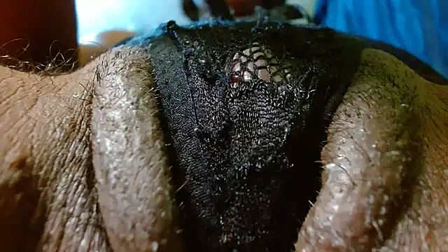 Snapshot of bethanywilson_23 chatting on November 2025 01:47:02 PM bethanywilson 23 online show from November 2025 01:47:02 PM