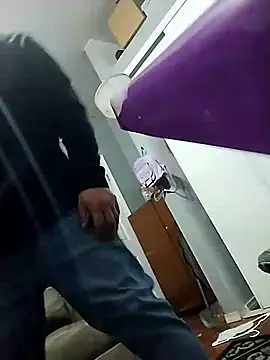 Snapshot of thickcocklatino chatting on January 2025 10:29:02 AM thickcocklatino online show from January 2025 10:29:02 AM