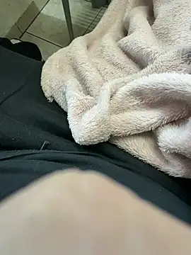 Snapshot of buri232 chatting on March 2025 08:05:02 AM buri232 online show from March 2025 08:05:02 AM