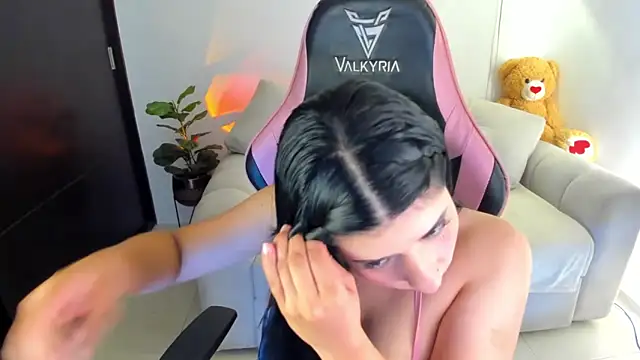 eval lee18 online show from February 2026 03:33:01 AM