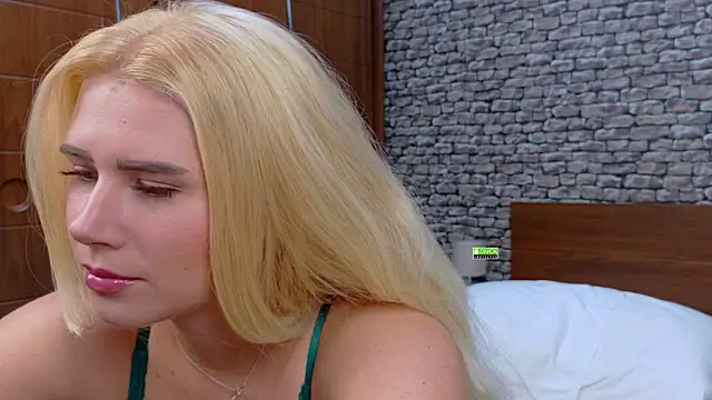 CuteBlondeMe online show from December 2025 02:03:01 PM