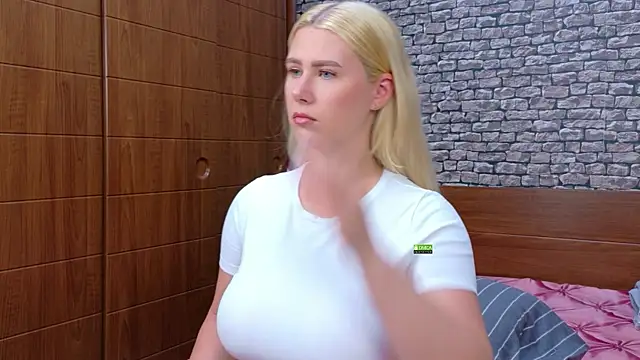 Snapshot of CuteBlondeMe chatting on June 2026 03:49:02 PM CuteBlondeMe online show from June 2026 03:49:02 PM