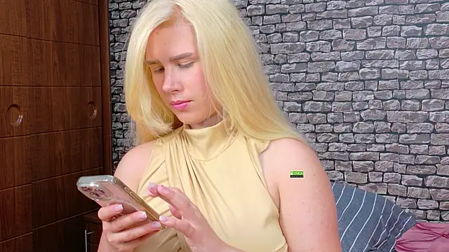 Snapshot of CuteBlondeMe chatting on July 2026 04:02:02 PM CuteBlondeMe online show from July 2026 04:02:02 PM