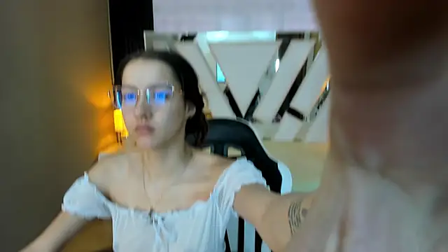 Linda4Petite online show from January 2026 06:31:01 PM