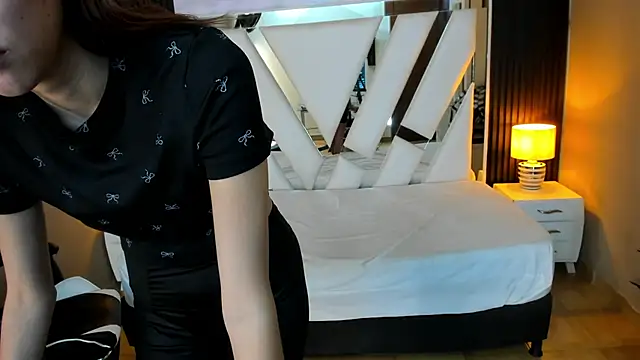 Linda4Petite online show from February 2026 06:01:02 PM