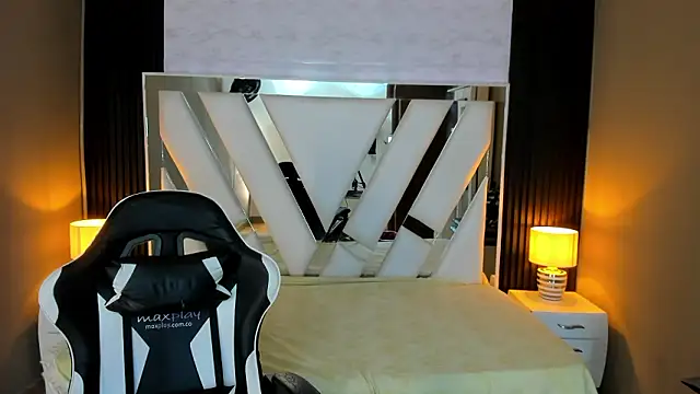 Linda4Petite online show from February 2026 07:10:01 PM