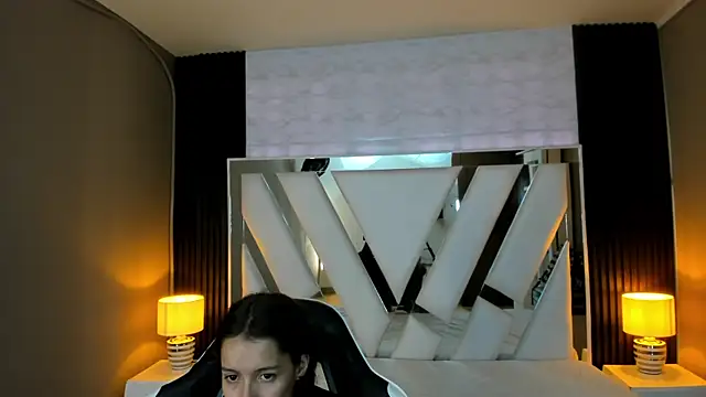 Linda4Petite online show from February 2026 01:31:02 PM