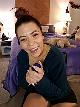 Ellie-L-Elizabeth online show from December 2025 03:18:02 PM