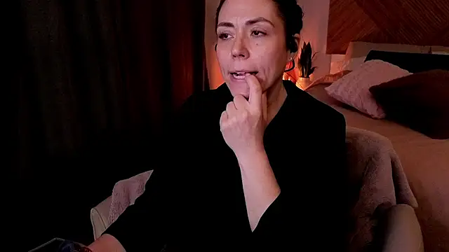 Ellie-L-Elizabeth online show from April 2026 03:32:01 AM