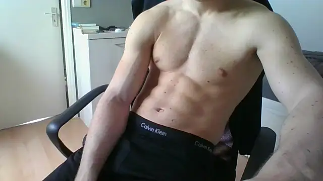 RamonJoosse2002 online show from February 2026 12:36:01 PM