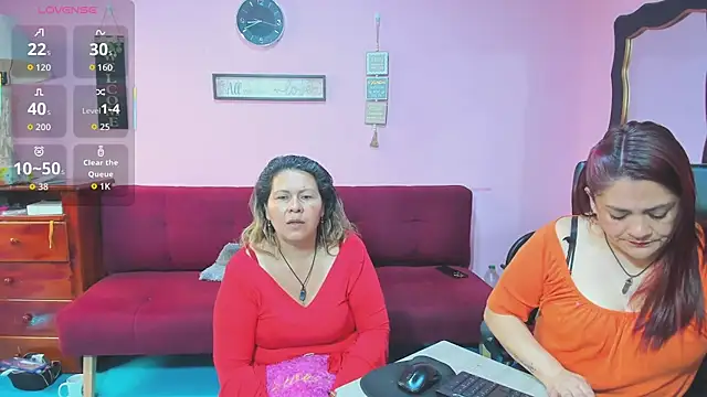 lesbiancuple online show from October 2025 01:40:02 PM