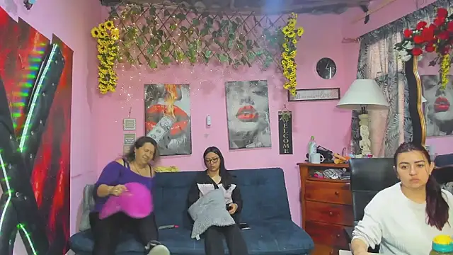 lesbiancuple online show from April 2026 11:54:02 AM