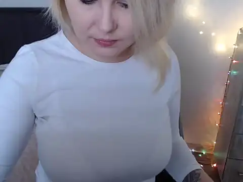 Snapshot of leeilawow chatting on January 2026 07:45:02 AM leeilawow online show from January 2026 07:45:02 AM