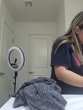 Snapshot of AriannaPena chatting on March 2025 02:37:02 AM AriannaPena online show from March 2025 02:37:02 AM