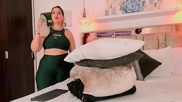 Dulce Morrys online show from February 2026 04:36:02 PM