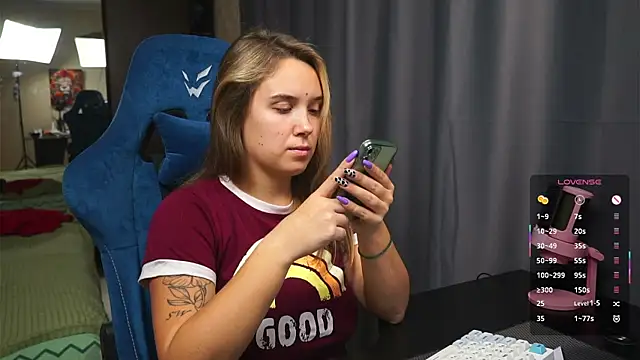 Snapshot of Sandra_SW_ chatting on November 2025 07:03:01 PM Sandra SW online show from November 2025 07:03:01 PM