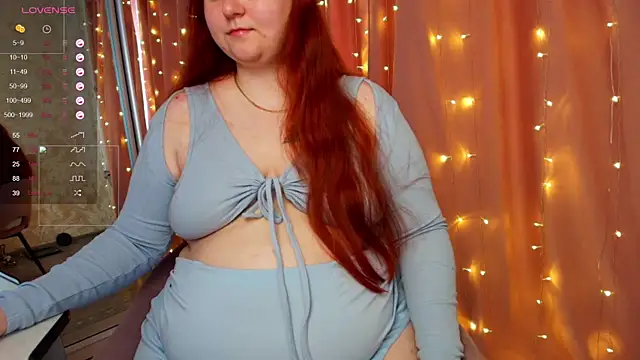 Snapshot of Mia_Bows chatting on May 2026 12:37:01 AM Mia Bows online show from May 2026 12:37:01 AM
