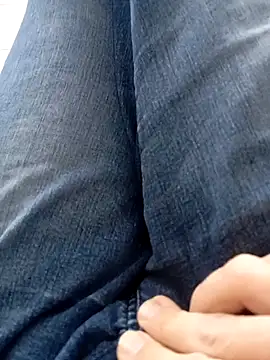 Snapshot of mickzizi chatting on December 2025 10:32:02 AM mickzizi online show from December 2025 10:32:02 AM