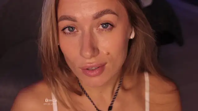 Snapshot of Blondie_Bunny chatting on November 2025 04:03:01 AM Blondie Bunny online show from November 2025 04:03:01 AM