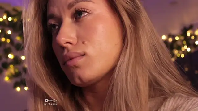 Snapshot of Blondie_Bunny chatting on November 2025 03:30:01 AM Blondie Bunny online show from November 2025 03:30:01 AM