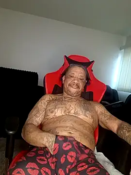 yellowwetfox online show from February 2026 02:33:01 PM