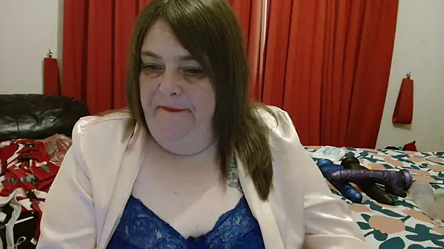 Snapshot of HouseWifeWhore_Milf chatting on October 2025 12:39:01 PM HouseWifeWhore Milf online show from October 2025 12:39:01 PM